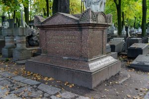 La tombe d'Euler au cimetière Lazarevsky de la Laure Alexandre Nevsky