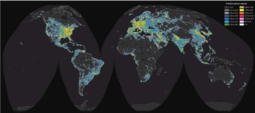 Carte de la pollution lumineuse artificielle en pourcentage de l'éclairement naturel