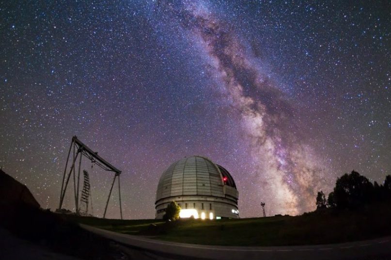 Observatoire astrophysique spécial au sommet du mont Semirodniki, près du village de Zelenchukskaya.
