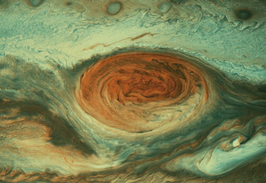 Une grande tache rouge sur Jupiter. L'image est composite RBG+IR et UV. Traitement amateur, par Mike Malaska.