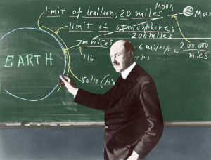 En 1911, Goddard obtient son doctorat en physique