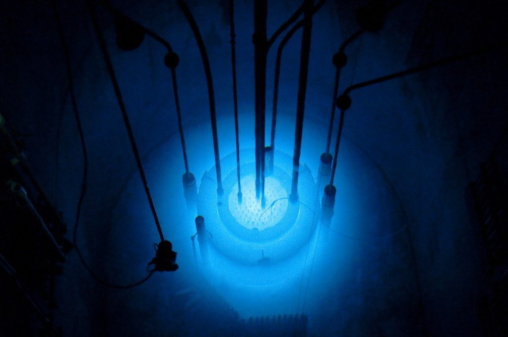 Rayonnement Cherenkov dans le réacteur