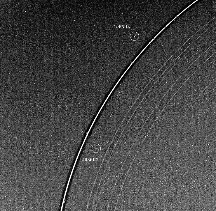 Satellites d'Uranus associés à l'anneau.