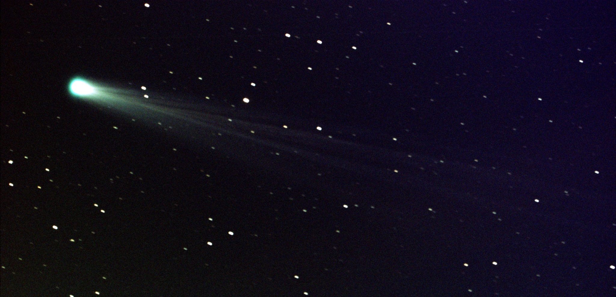 Photographie de la comète ISON lors de son approche du Soleil (2013).
