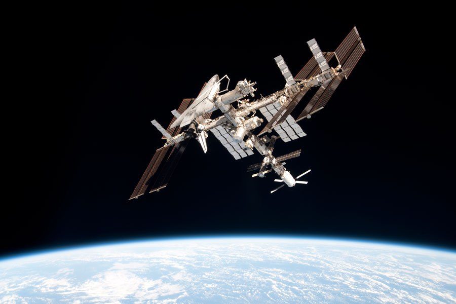 L'ISS est le plus grand satellite artificiel de la Terre