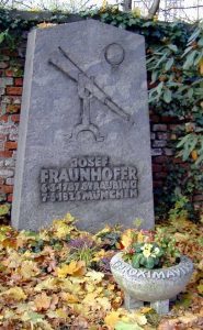 Pierre tombale de Josef Fraunhofer