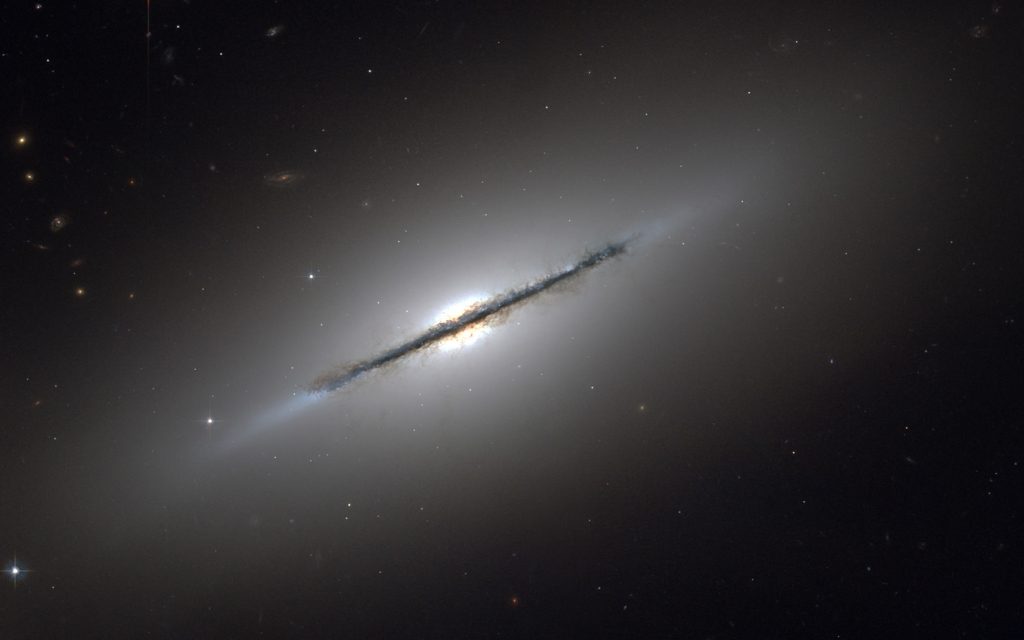 Galaxie spirale ou NGC 5866