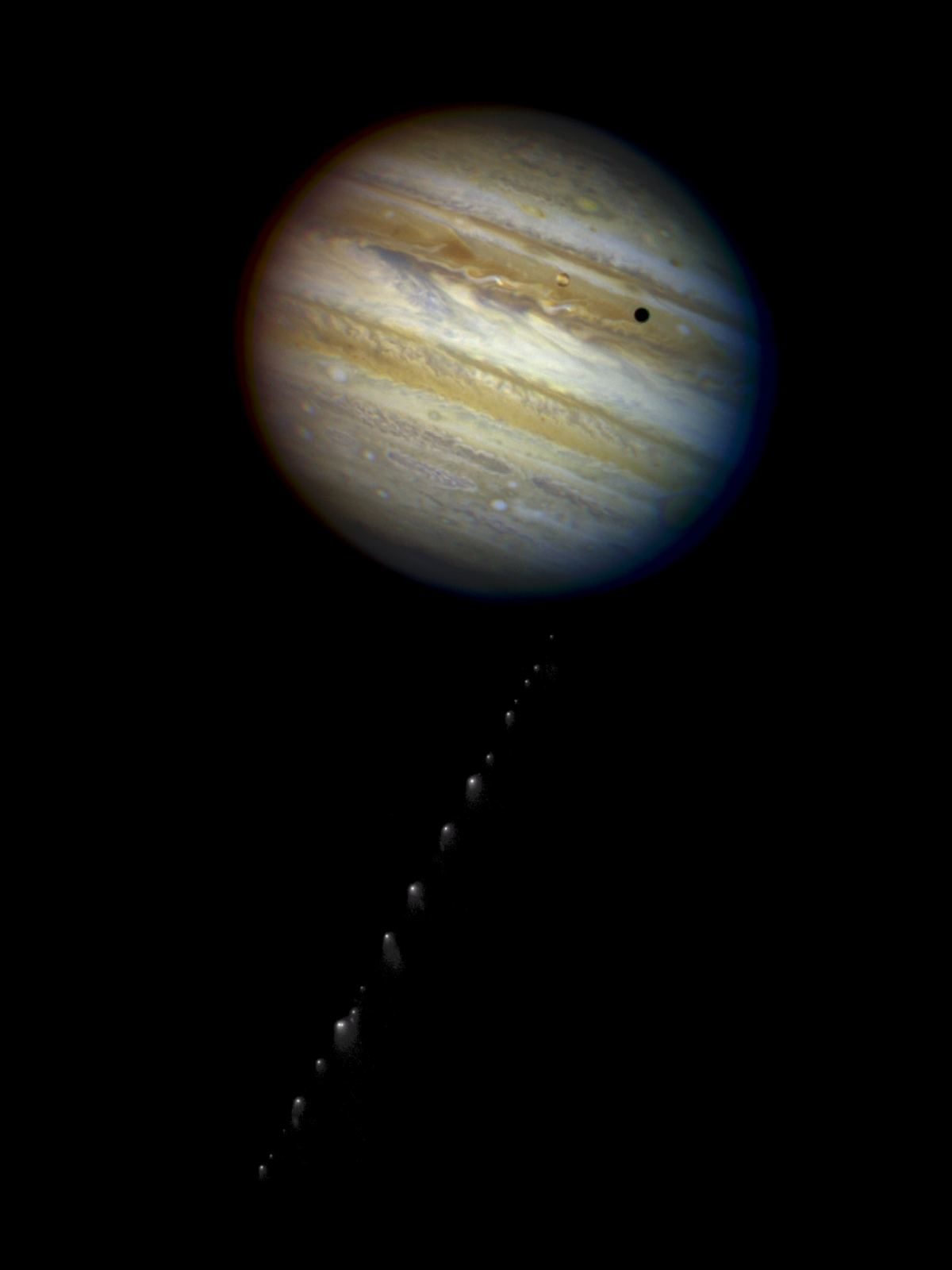 Image composite de Jupiter et de la comète Shoemaker-Levy 9.