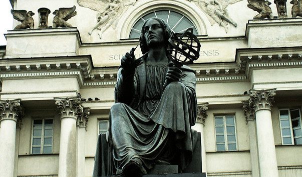 Monument à Copernic à Varsovie