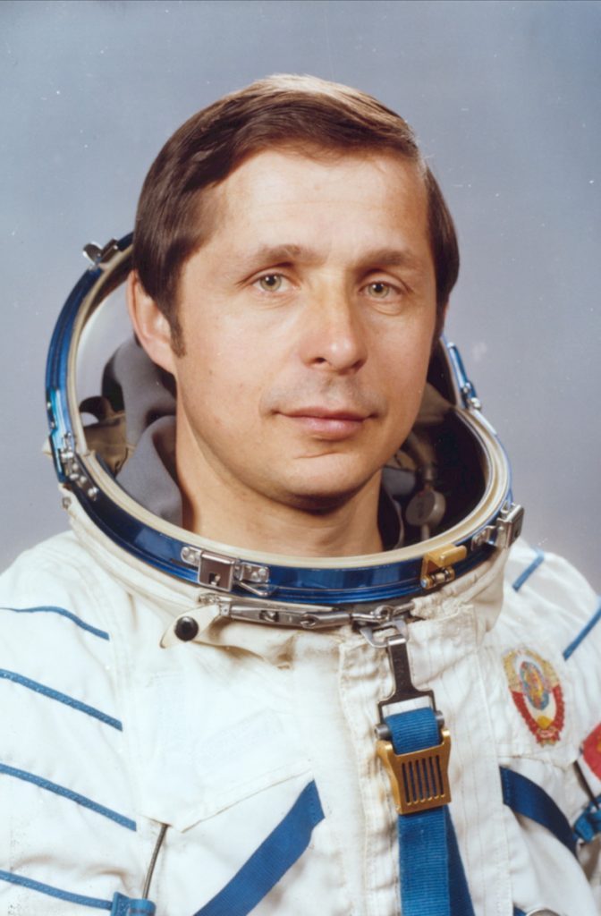Cosmonaute Savinykh Viktor Petrovich