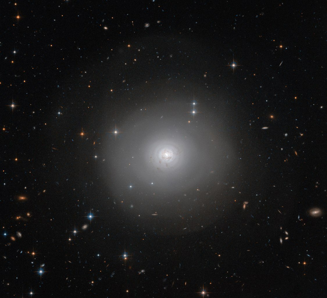 Galaxie lenticulaire PGC 10922