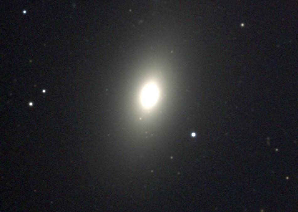 Galaxie elliptique M59