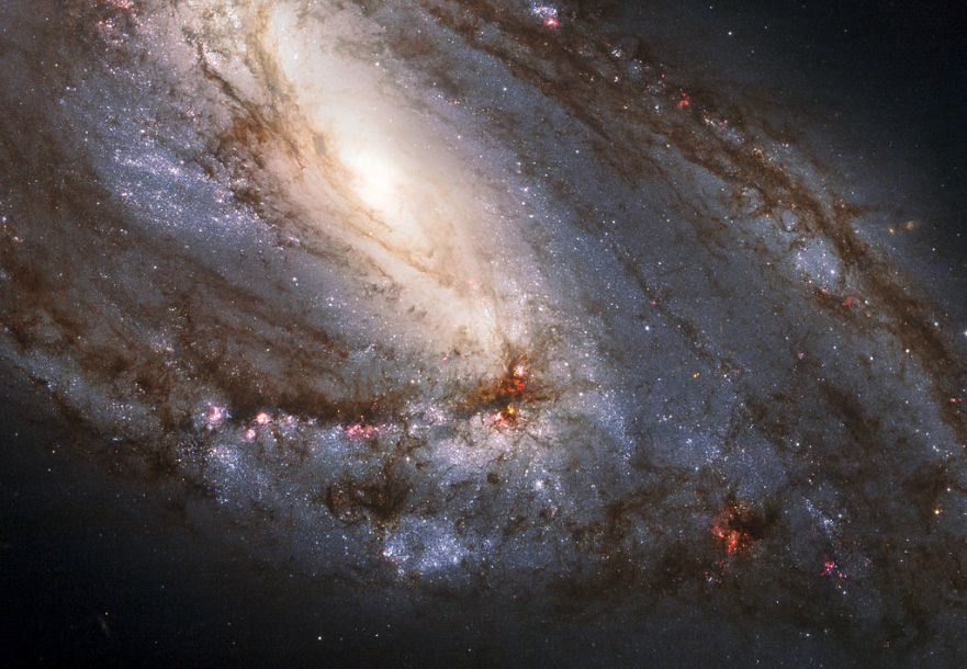 Galaxie de Messier M66 d'après les données du télescope Hubble