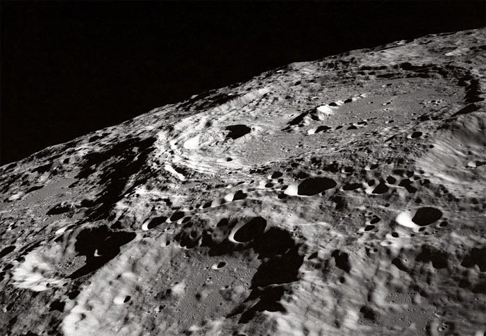 moon-crater-zoom-5883525
