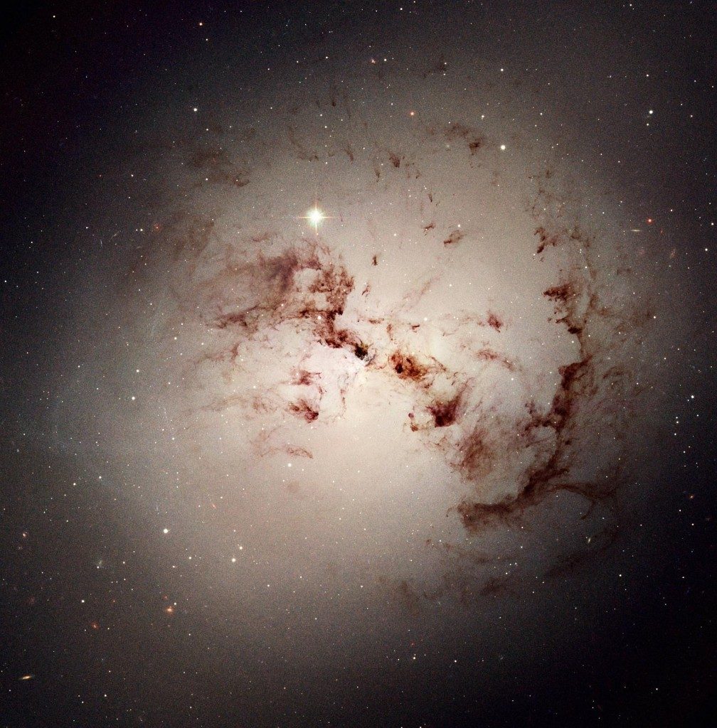 NGC 1316 ou Fourneau A - galaxie de la constellation du Fourneau