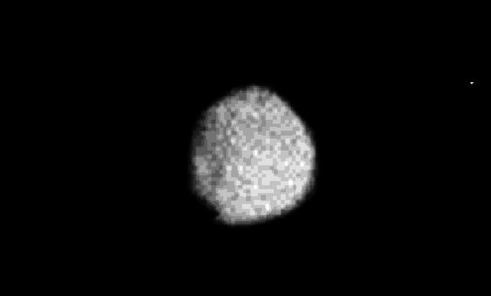 Pak est un satellite d'Uranus