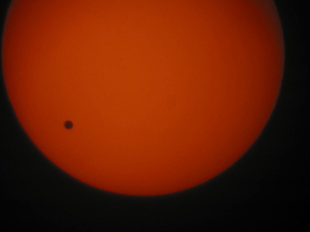 Vénus traversant le disque solaire.