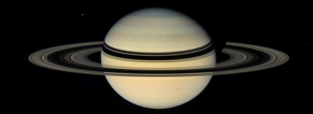 Saturne, imagée par la sonde Cassini en 2007.