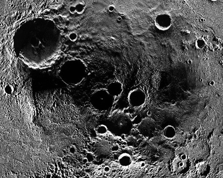 Le pôle nord de Mercure, image de la sonde MESSENGER