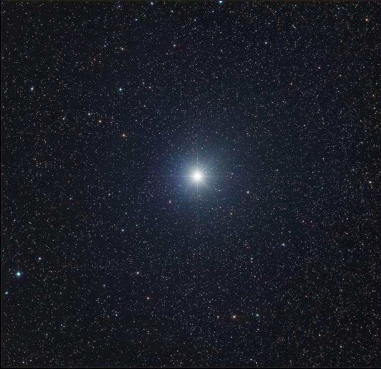 Sirius est l'étoile la plus brillante du ciel nocturne