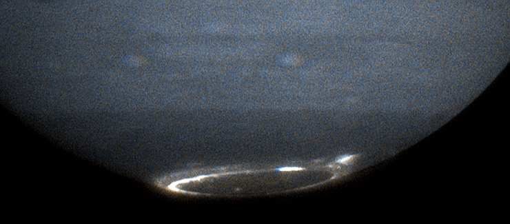 L'éclat au pôle sud de Jupiter, image Hubble