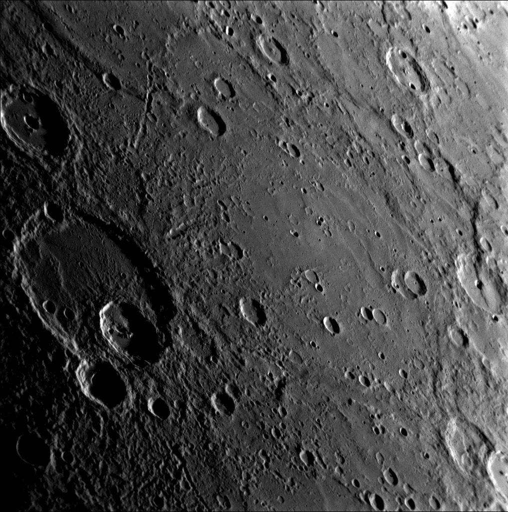 Image de Mercure, au point le plus bas du survol de la surface de la planète par MESSENGER.