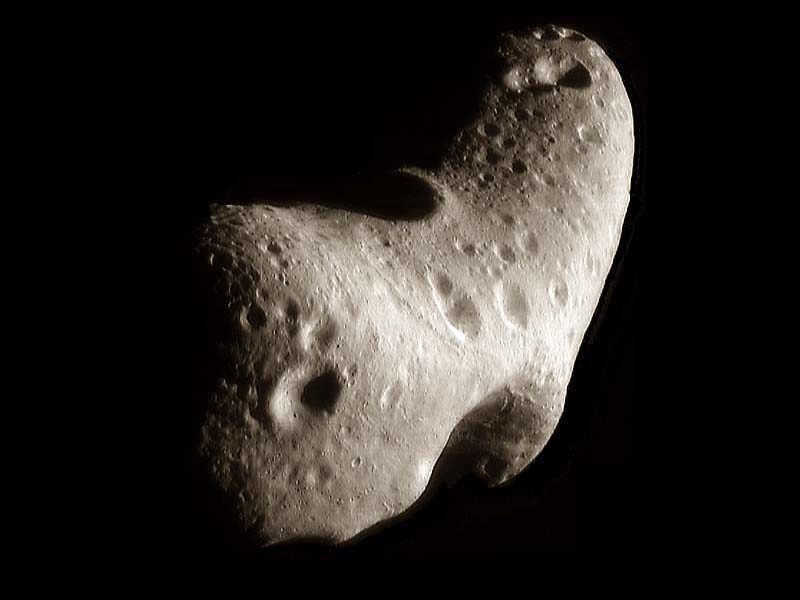 Image composite de la région polaire nord de l'astéroïde Eros