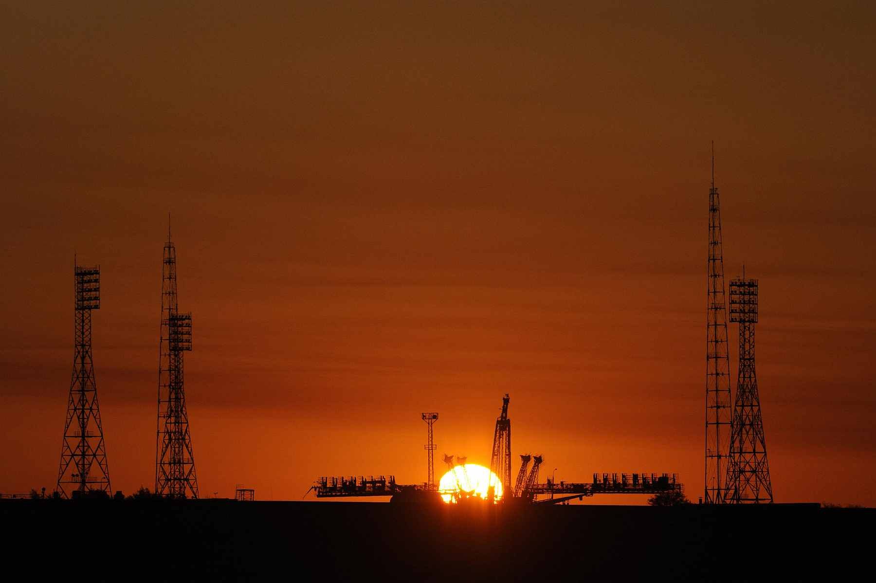 Base de lancement de Baïkonour au coucher du soleil