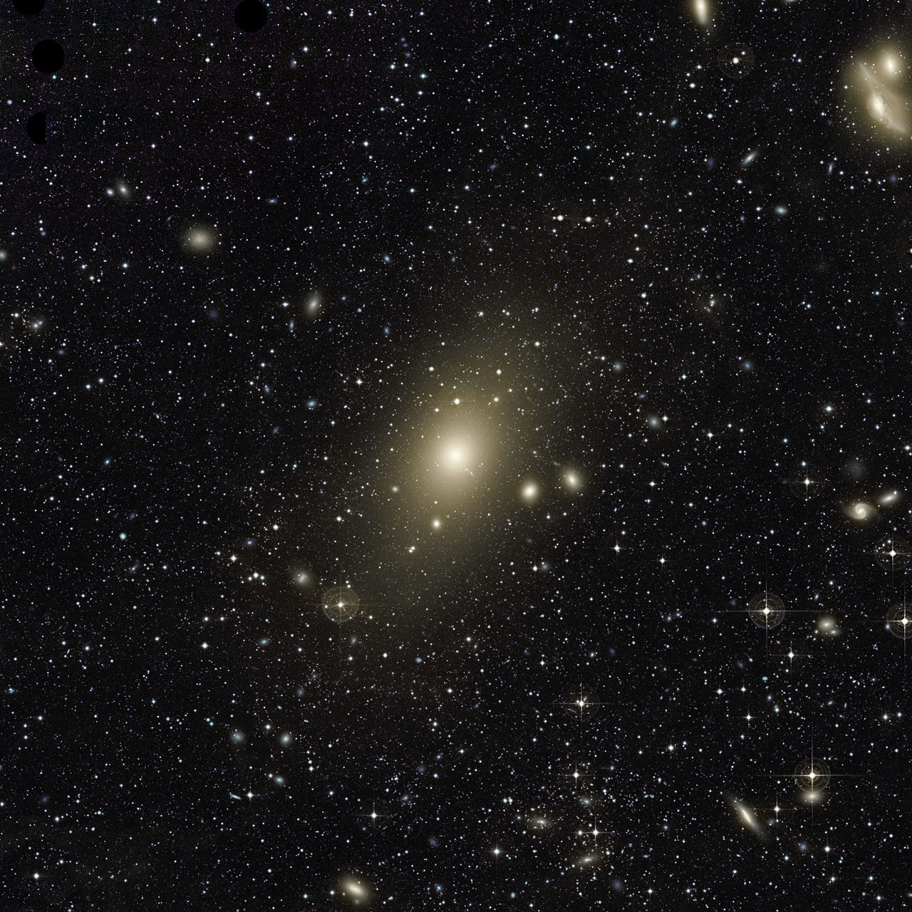 Le halo géant de la galaxie M87.