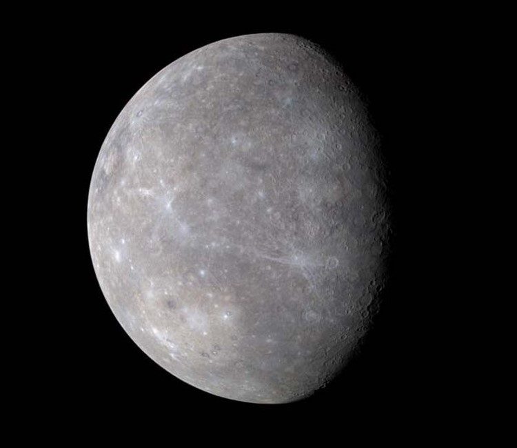 Image en couleur de Mercure, prise par la sonde MESSENGER