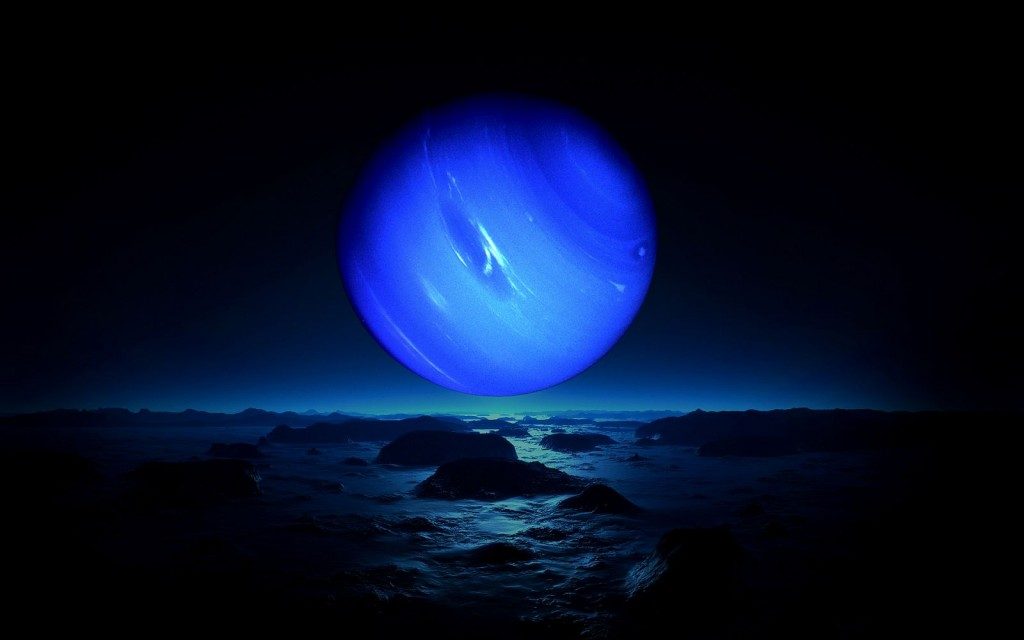 Vue de Neptune depuis le satellite Triton, telle que vue par l'artiste.