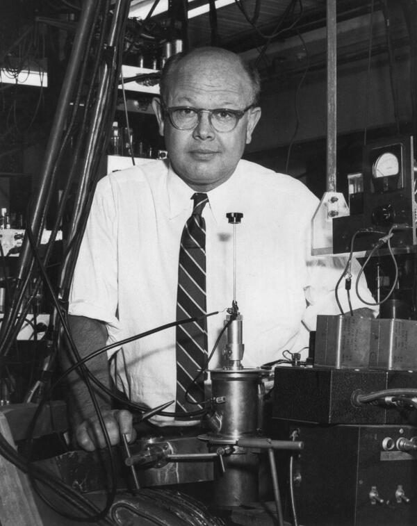 William Fowler au laboratoire