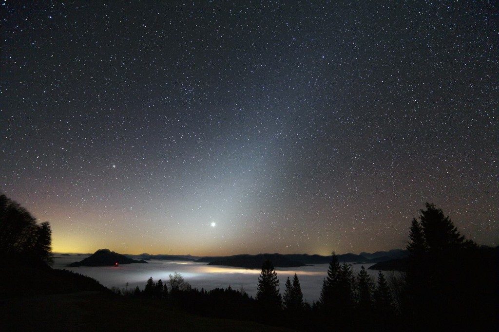 Le lever de Vénus dans la lumière zodiacale. Auteur : Rudi Dobesberger.